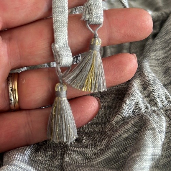 Victorias Secret Tank Top Size XL spaghetti strap Tank Top Heather Gray NWOT - Picture 5 of 9